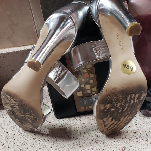 Calvin Klein SILVER SANDALS SZ 8.5 - Picture 8 of 11